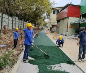 廣州黃埔開達(dá)路市政道路【彩色透水瀝青】正式開始施工！